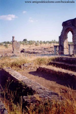 Restos del edificio de la Curia.